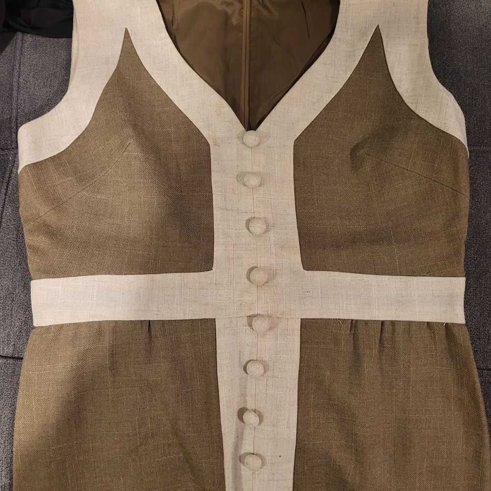 Vintage 60s Stylish Tan And TOUPE Sleeveless Dress (Classiques ENTIER)